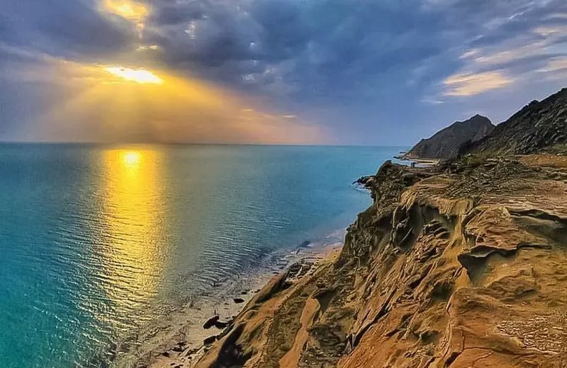 Hormozgan lovers neck 7