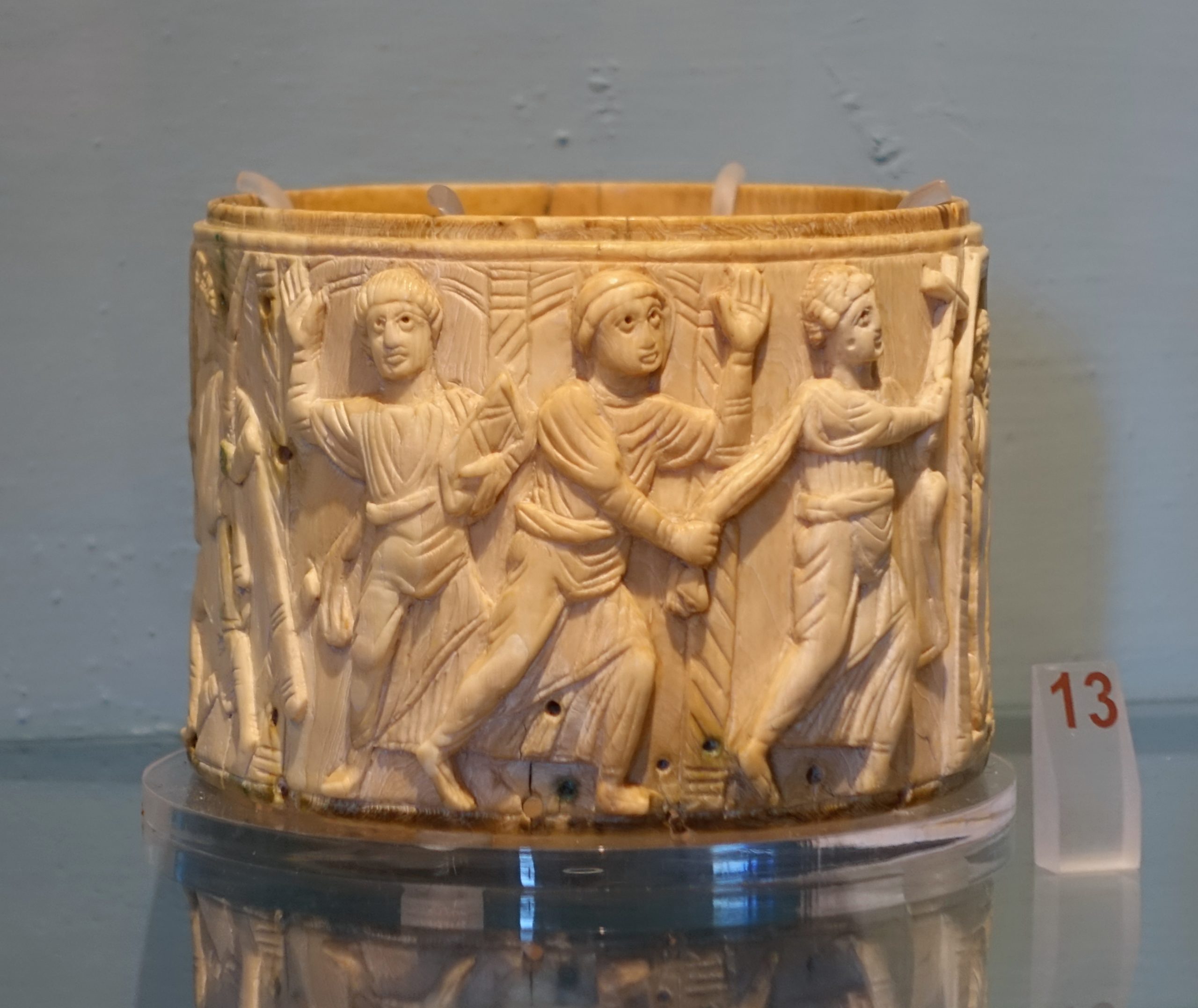 Miracles of Christ pyx from the Duomo treasury Milan 500 550 AD ivory Vatican Museums DSC00734 scaled