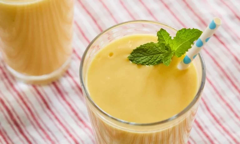 How to prepare mango lassi min