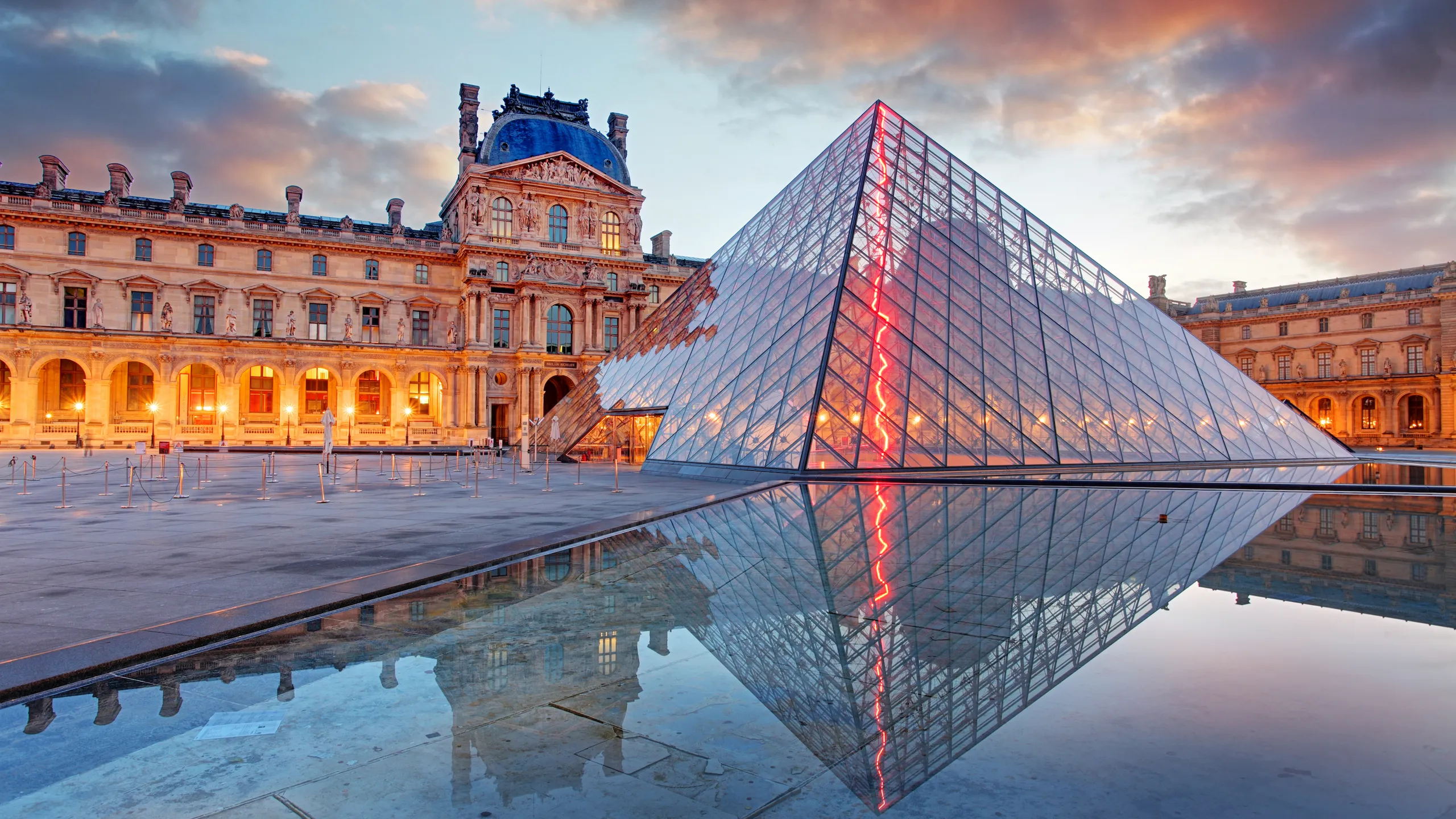 Secrets20Louvre201