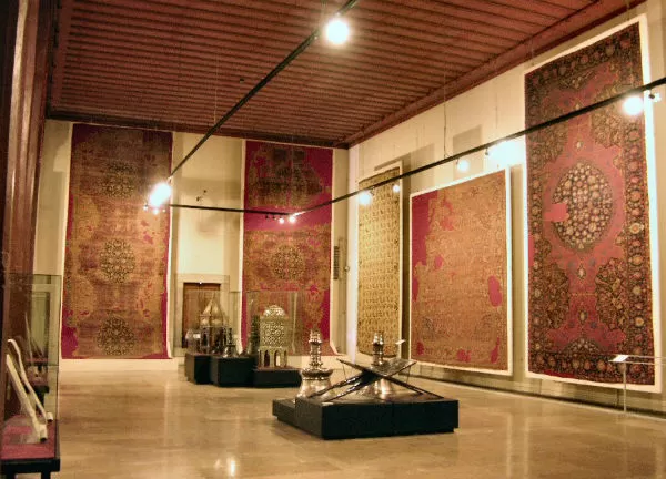 carpet museum tehran